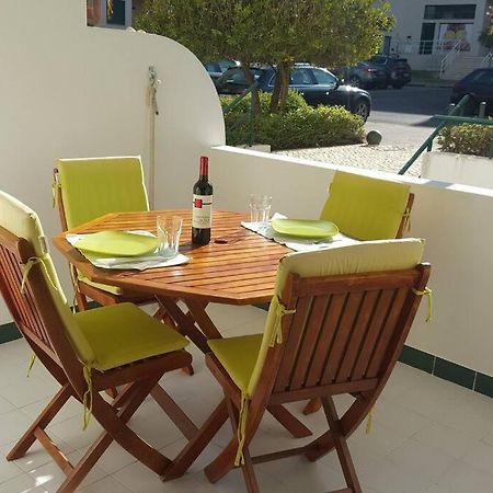 Charming Beachside Apartment- The Perfect Getaway! Albufeira Exterior foto