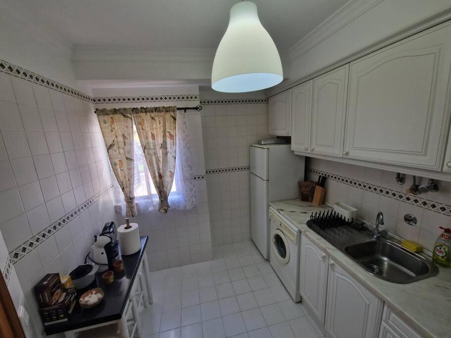 Charming Beachside Apartment- The Perfect Getaway! Albufeira Exterior foto