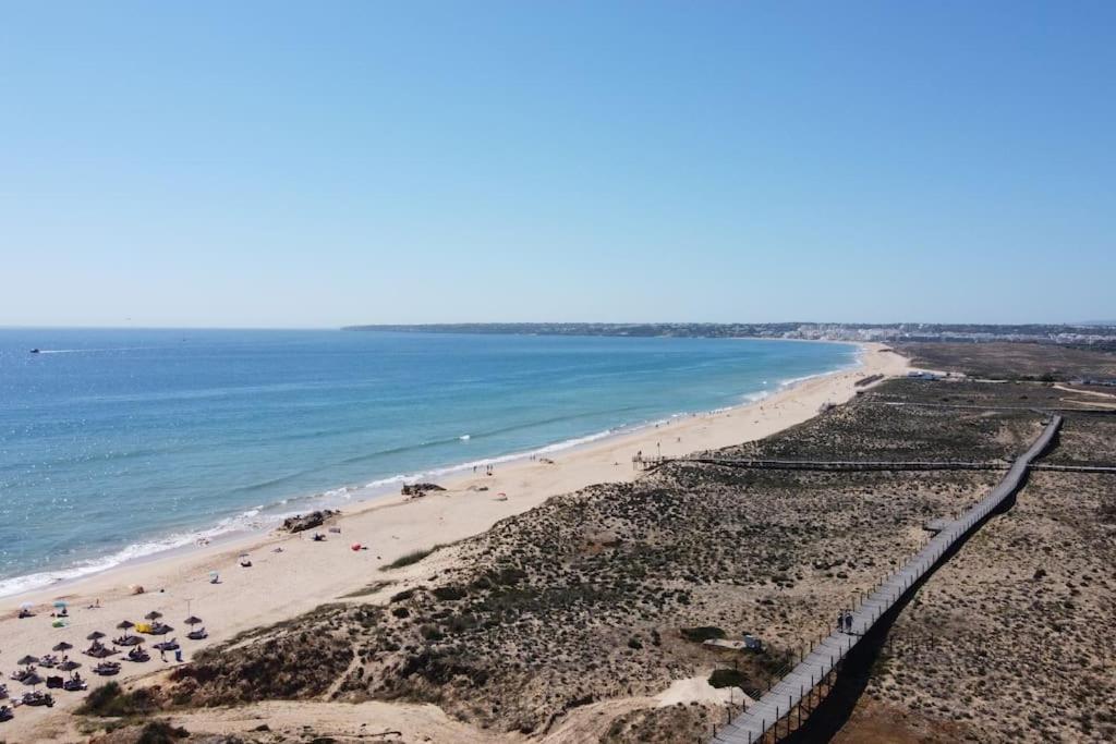 Charming Beachside Apartment- The Perfect Getaway! Albufeira Exterior foto