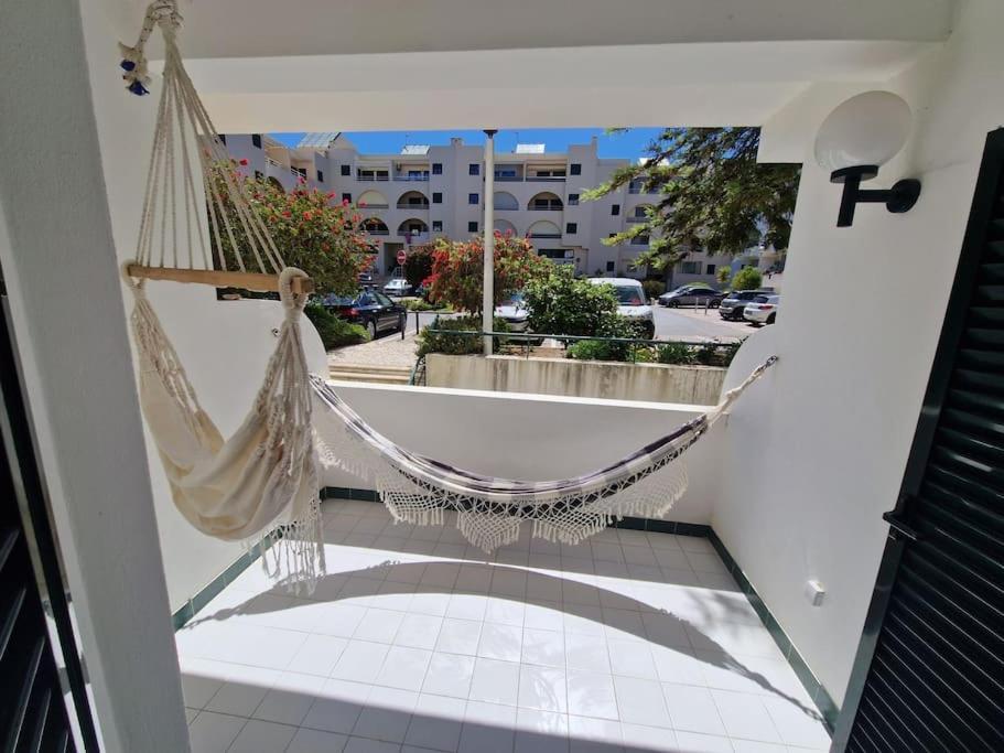 Charming Beachside Apartment- The Perfect Getaway! Albufeira Exterior foto
