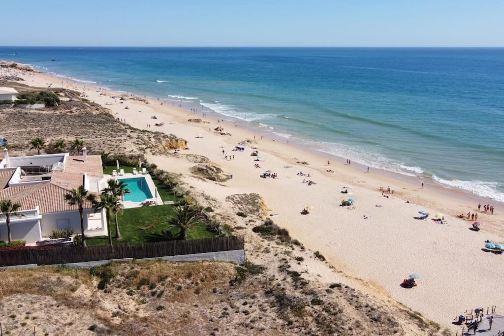 Charming Beachside Apartment- The Perfect Getaway! Albufeira Exterior foto