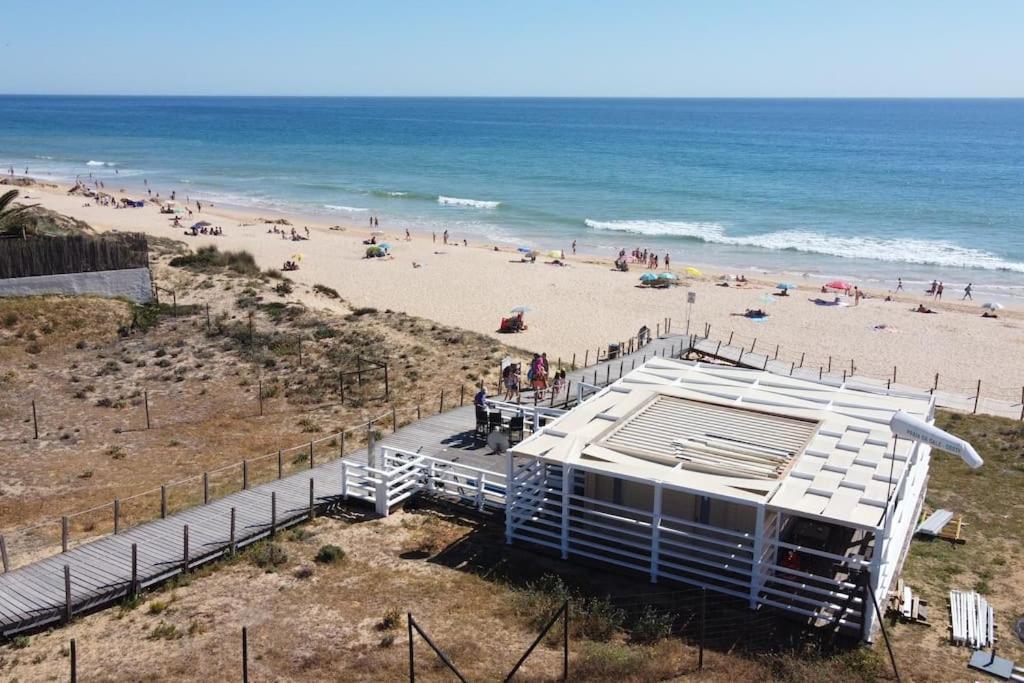 Charming Beachside Apartment- The Perfect Getaway! Albufeira Exterior foto