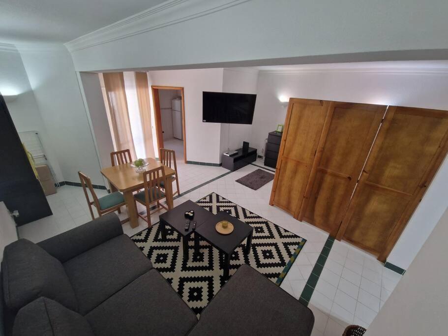 Charming Beachside Apartment- The Perfect Getaway! Albufeira Exterior foto